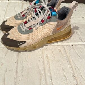 Nike Air Max 270 React Sneakers